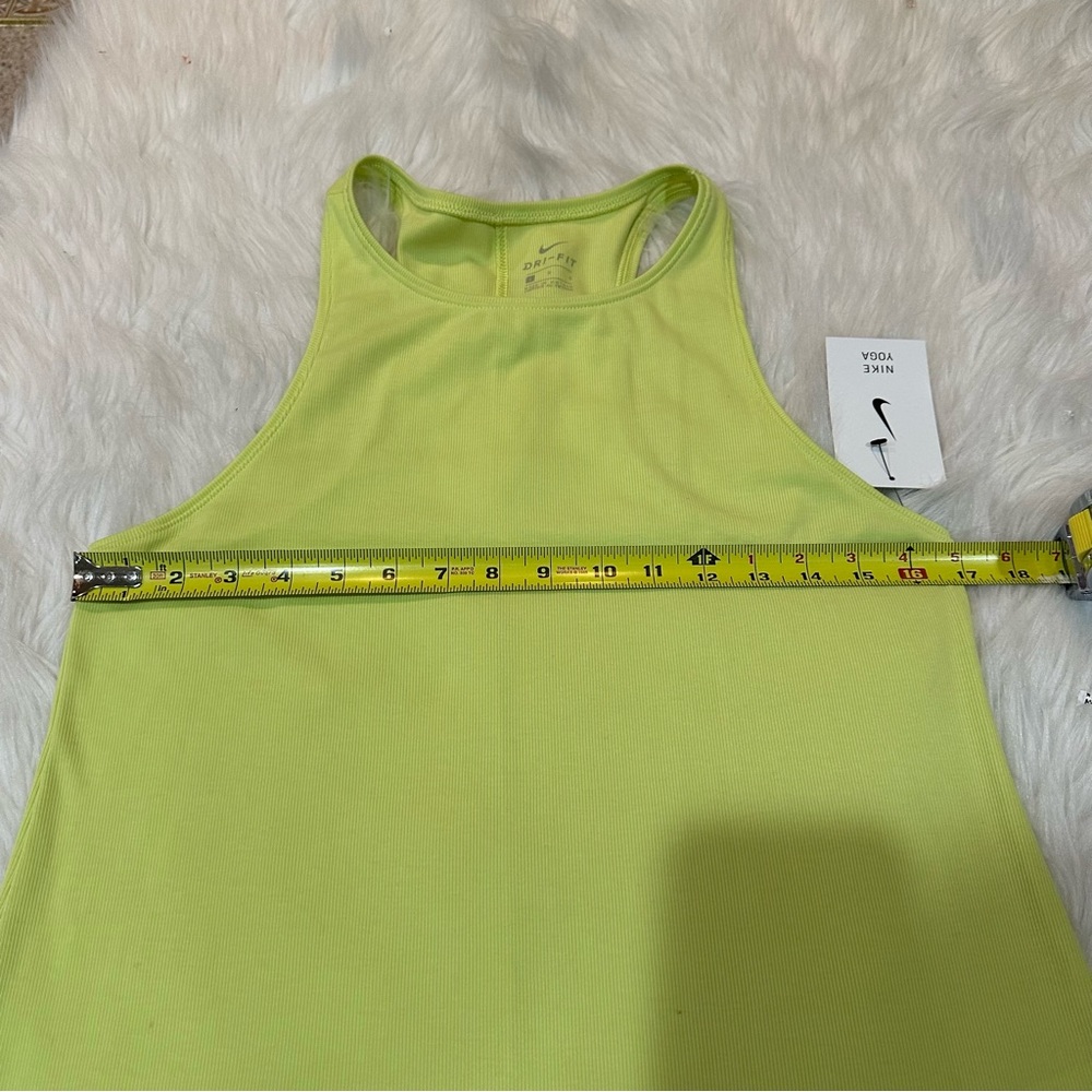 Large Nike Yoga Tank Top - Picture 9 of 11
